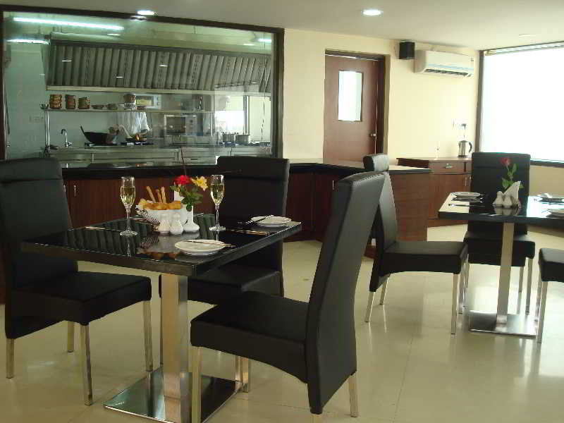 The Queeny Hotel
