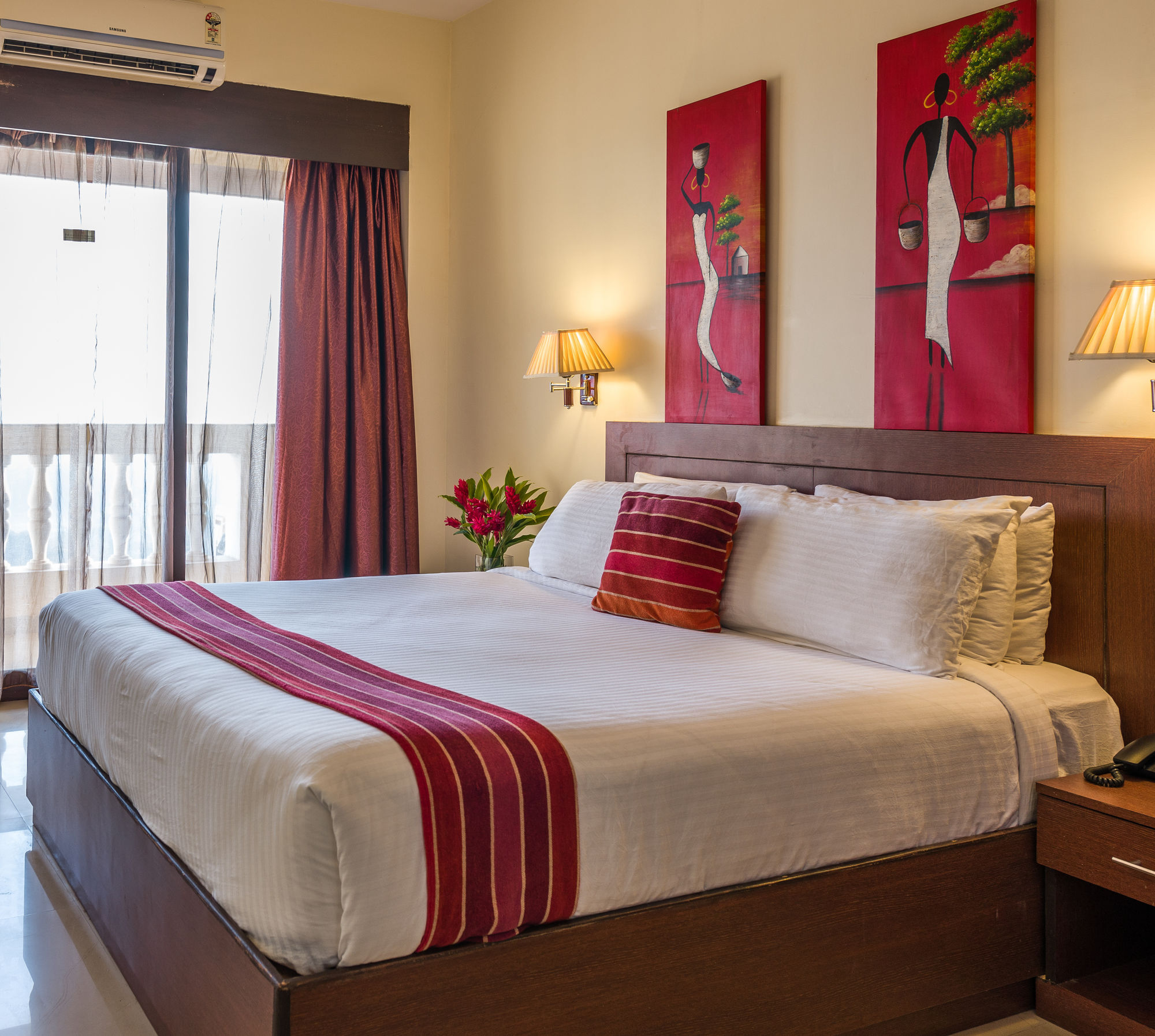 The Queeny Hotel 3*