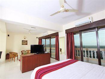 Hotel The Queeny 3*