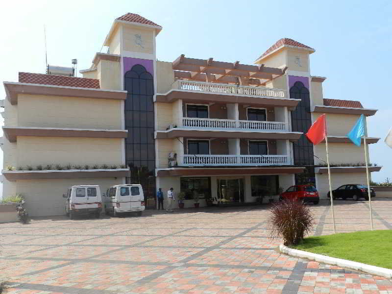 The Queeny 3* Sancoale